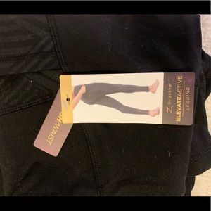 Elevate Active legging by zobha